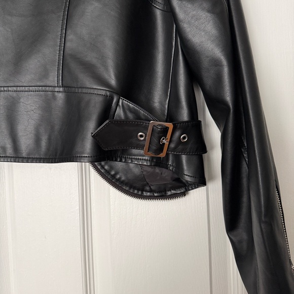 City Chic Black Leather Jacket - Picture 5 of 6